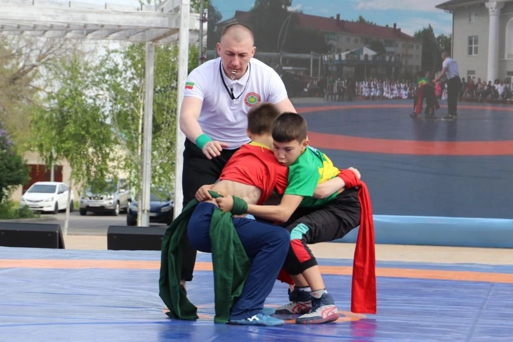 Азамат завоевал бронзу на республиканском фестивале