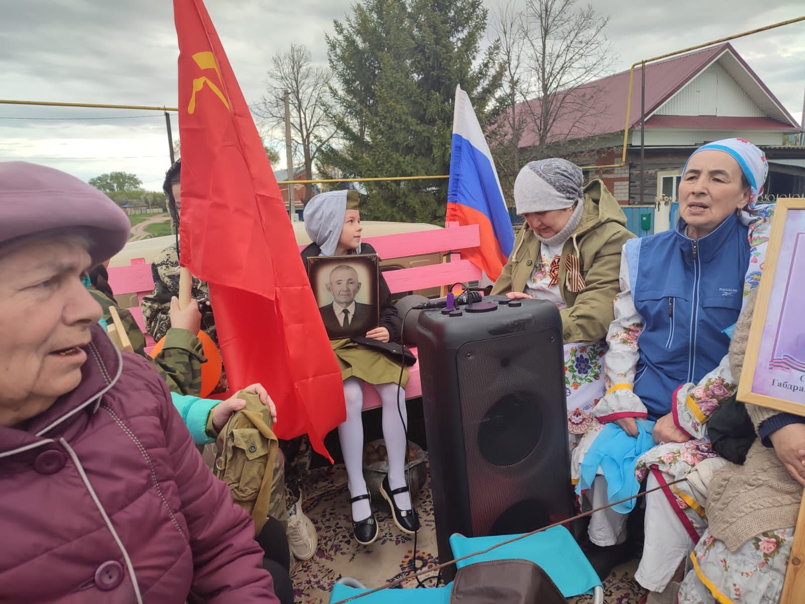 Яхшыбай, Анак һәм Иске Кәшердән хәрби машиналар узышы үтте