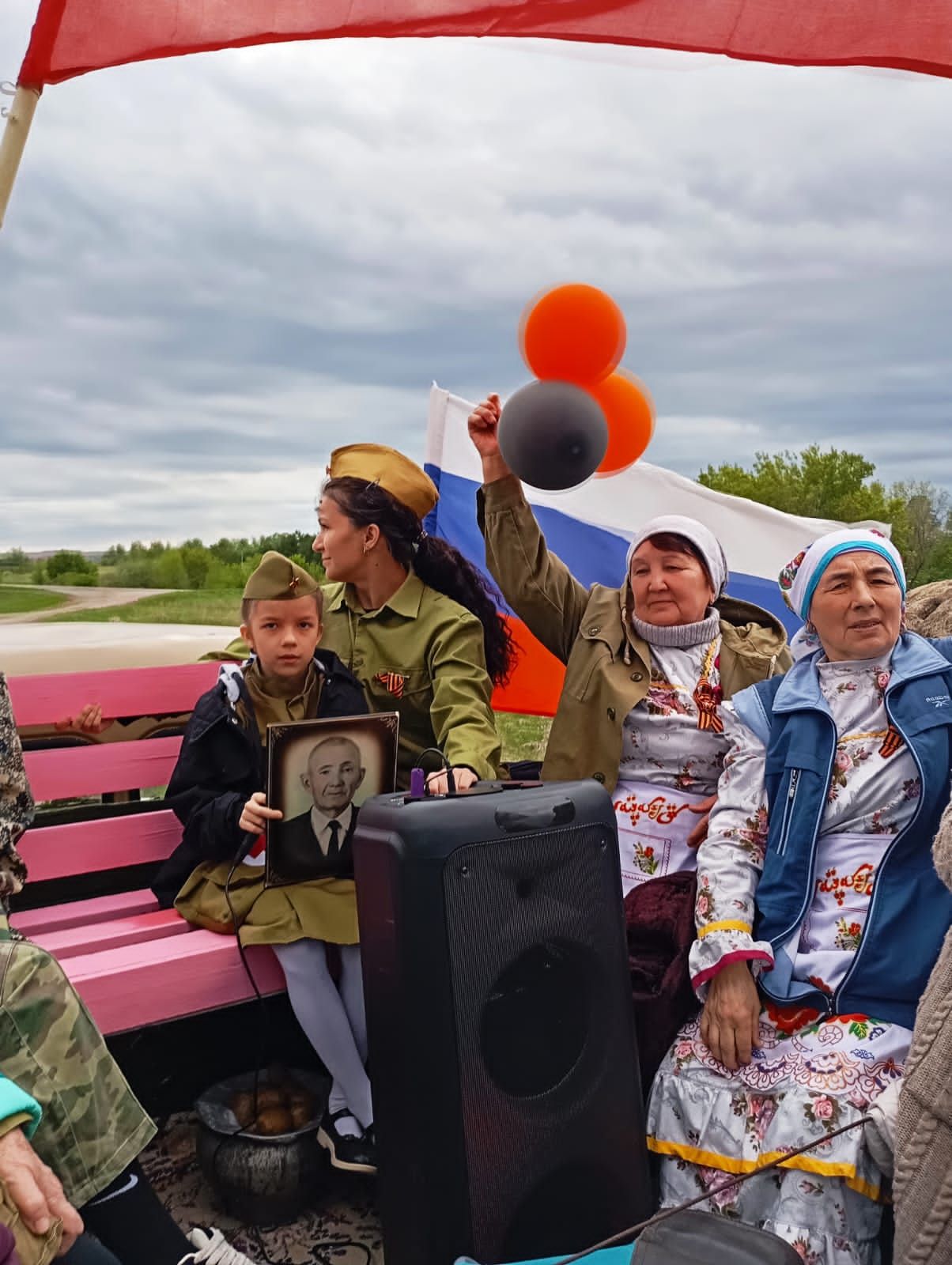 Яхшыбай, Анак һәм Иске Кәшердән хәрби машиналар узышы үтте