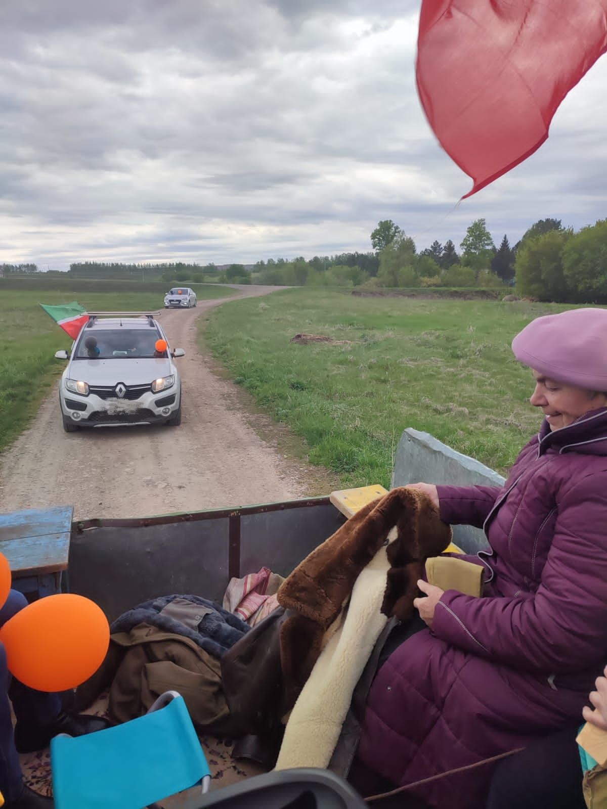 Яхшыбай, Анак һәм Иске Кәшердән хәрби машиналар узышы үтте
