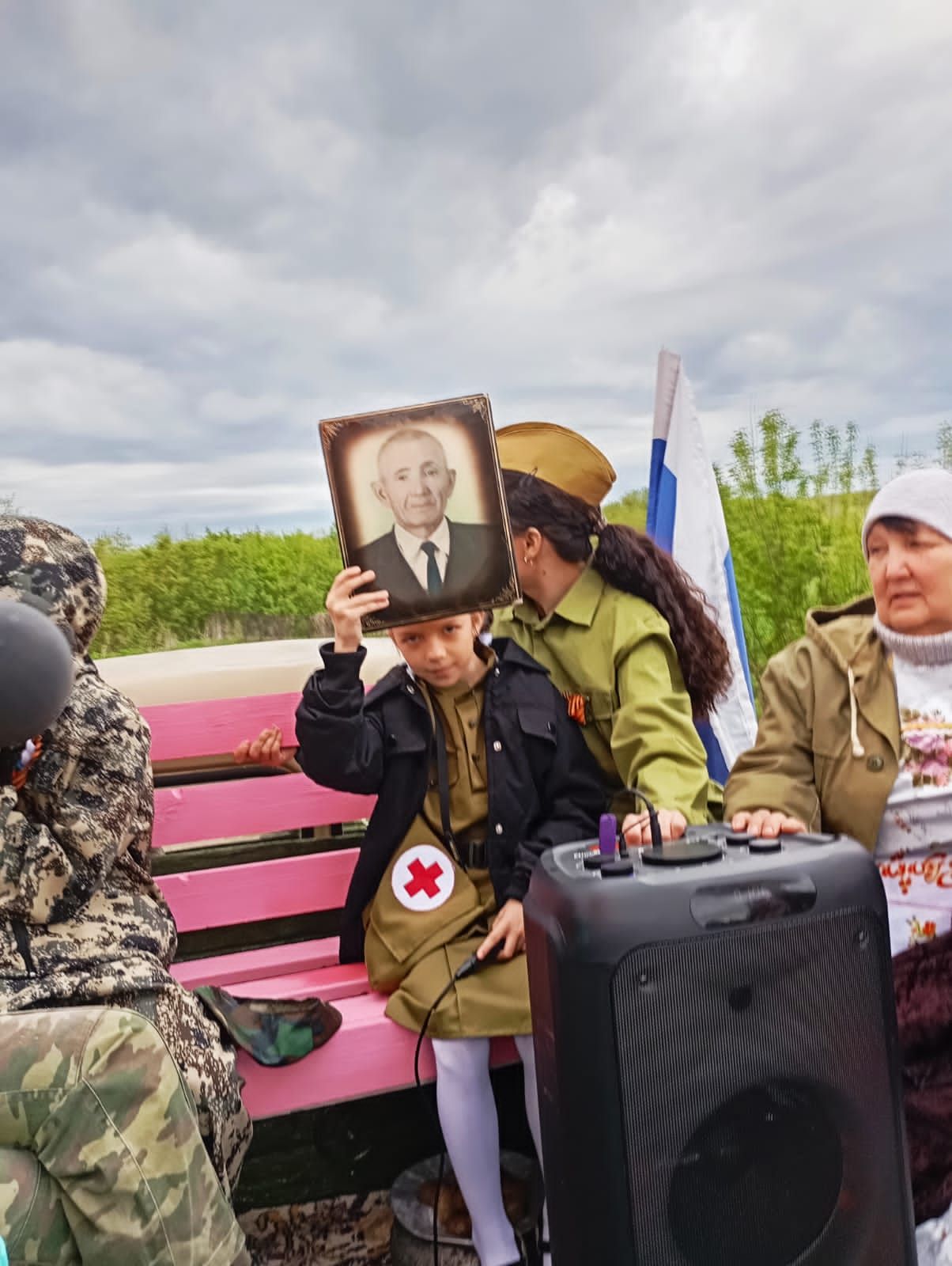 Яхшыбай, Анак һәм Иске Кәшердән хәрби машиналар узышы үтте