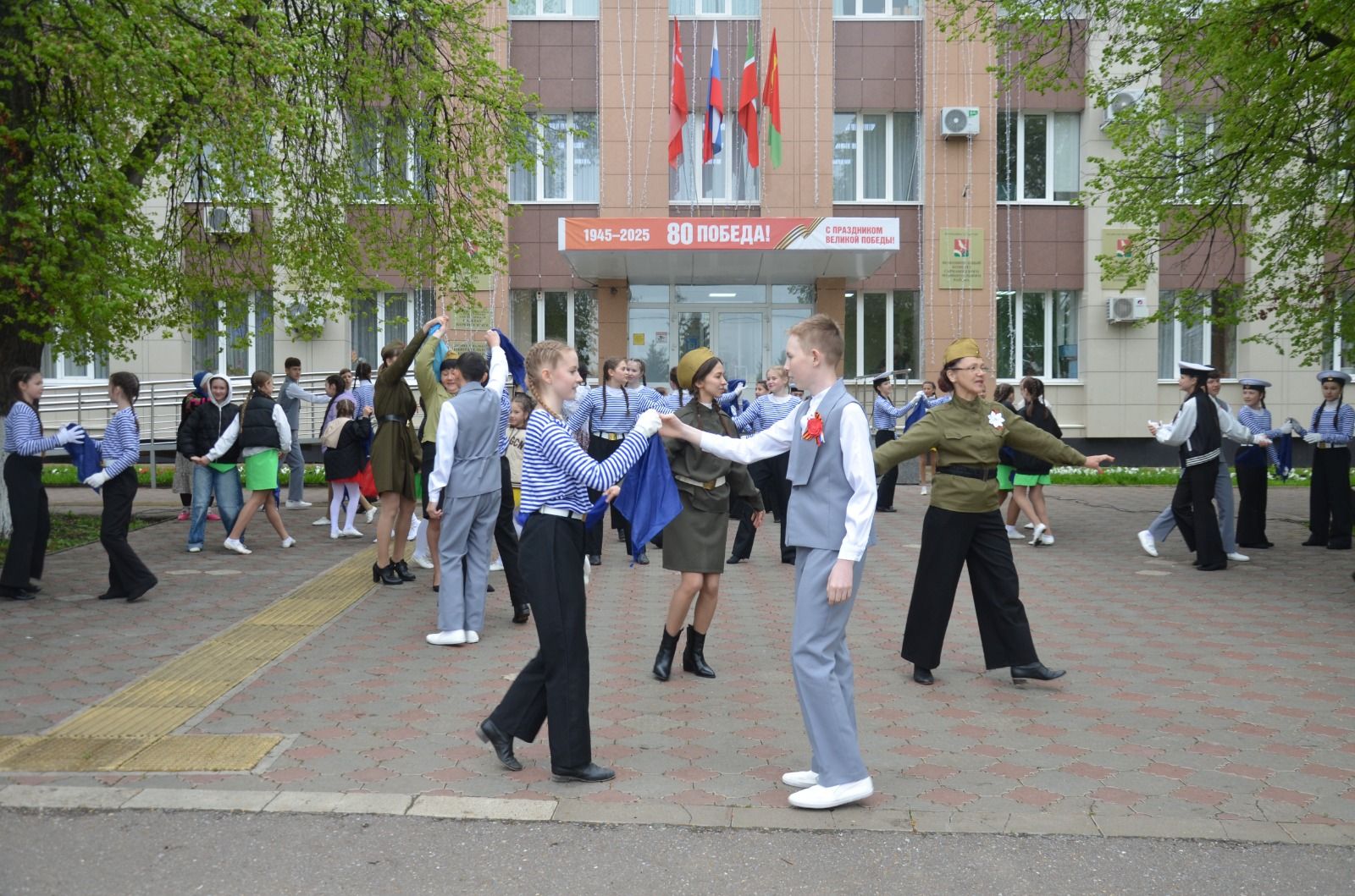 «Зәңгәр яулык» сугыш елларына алып кайтты