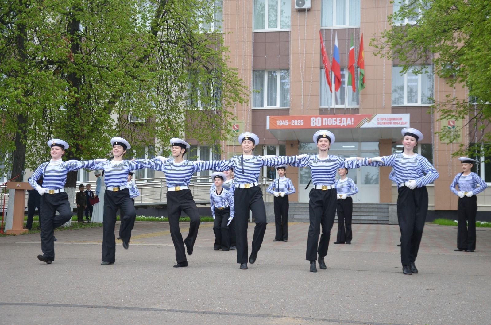 «Зәңгәр яулык» сугыш елларына алып кайтты