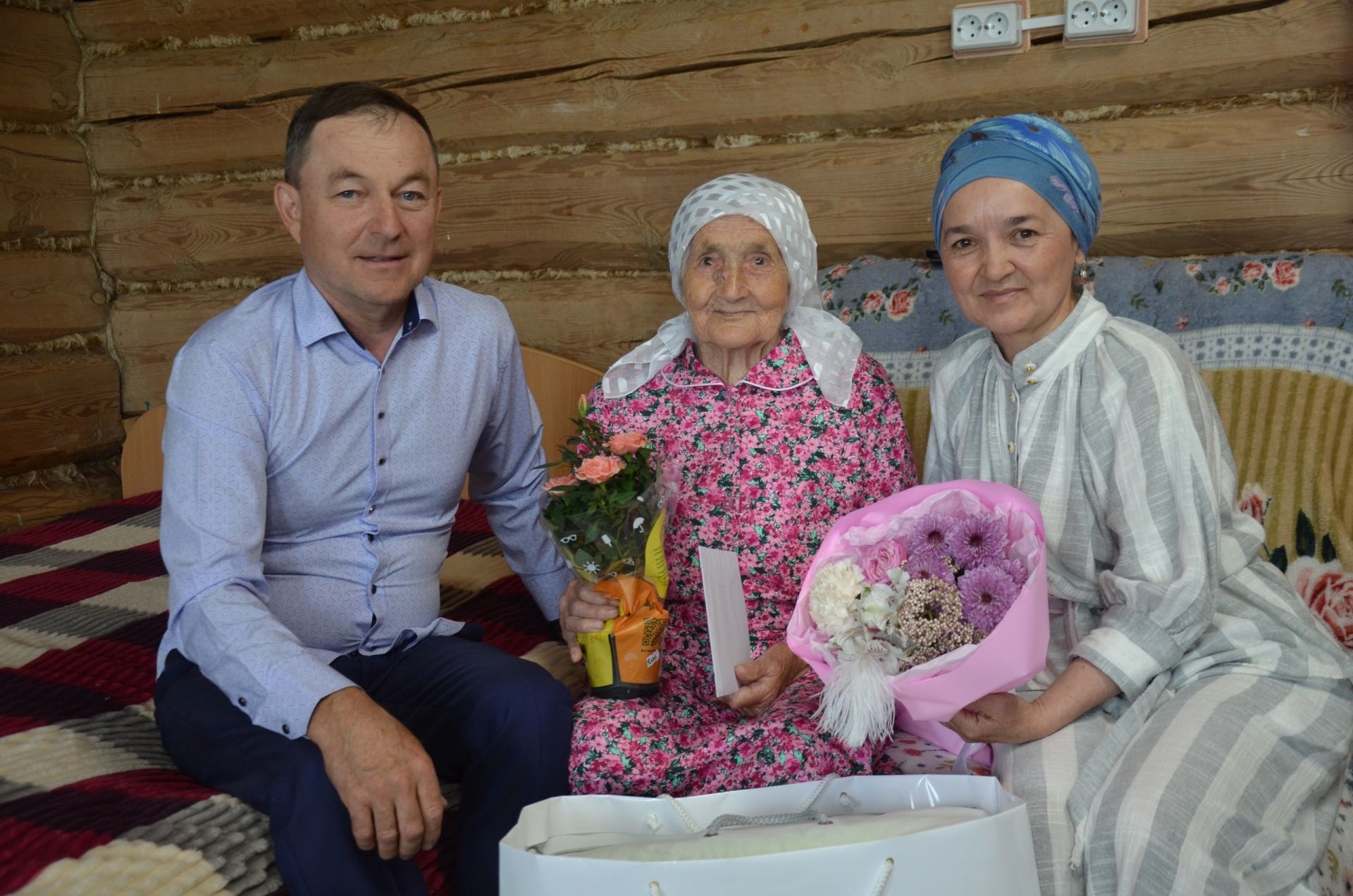 Таисия апа 100 яшенә дә чакырды