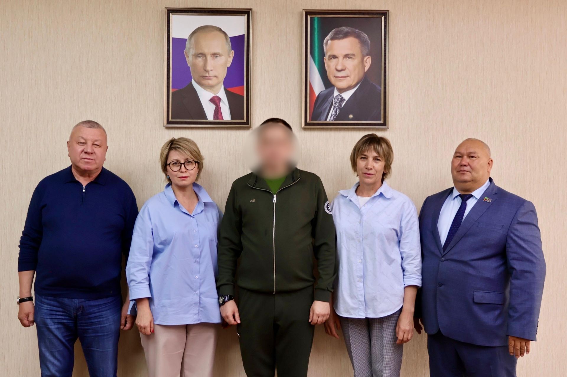 Участник СВО передал экспонат в музей Сарманово