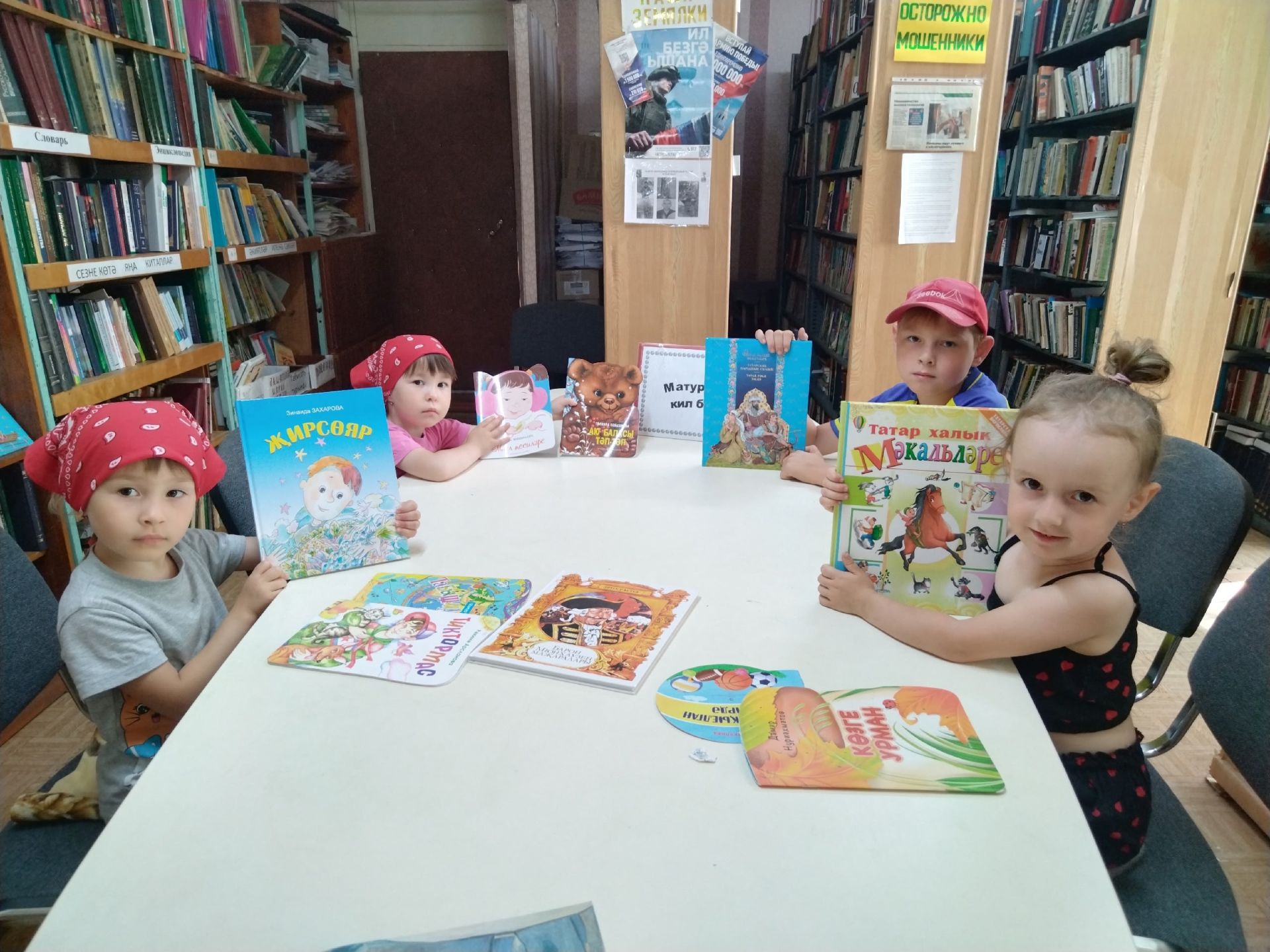 Книжные новинки ждут читателей в Лешев-Тамакской библиотеке