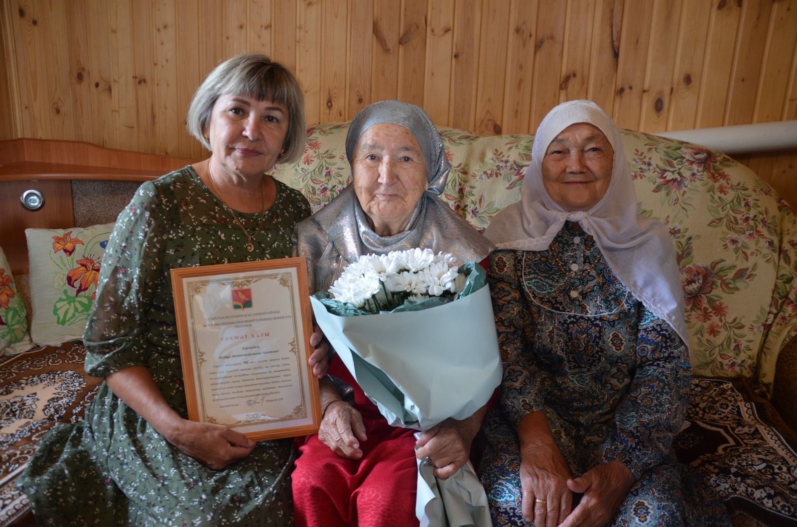 Нәзирә апаны авылдашлары да зурладылар