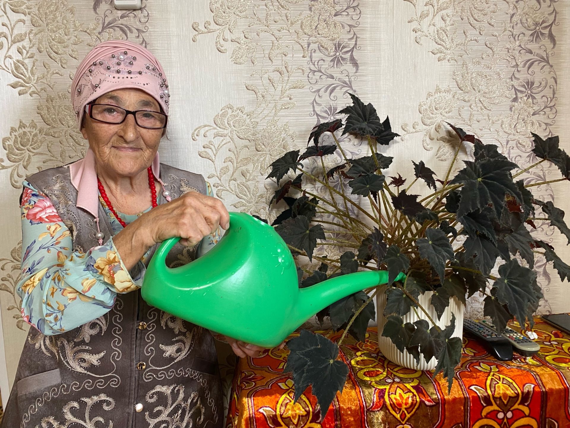 Тугры абунәчебез Лена Гариповага 80 яшь тулды