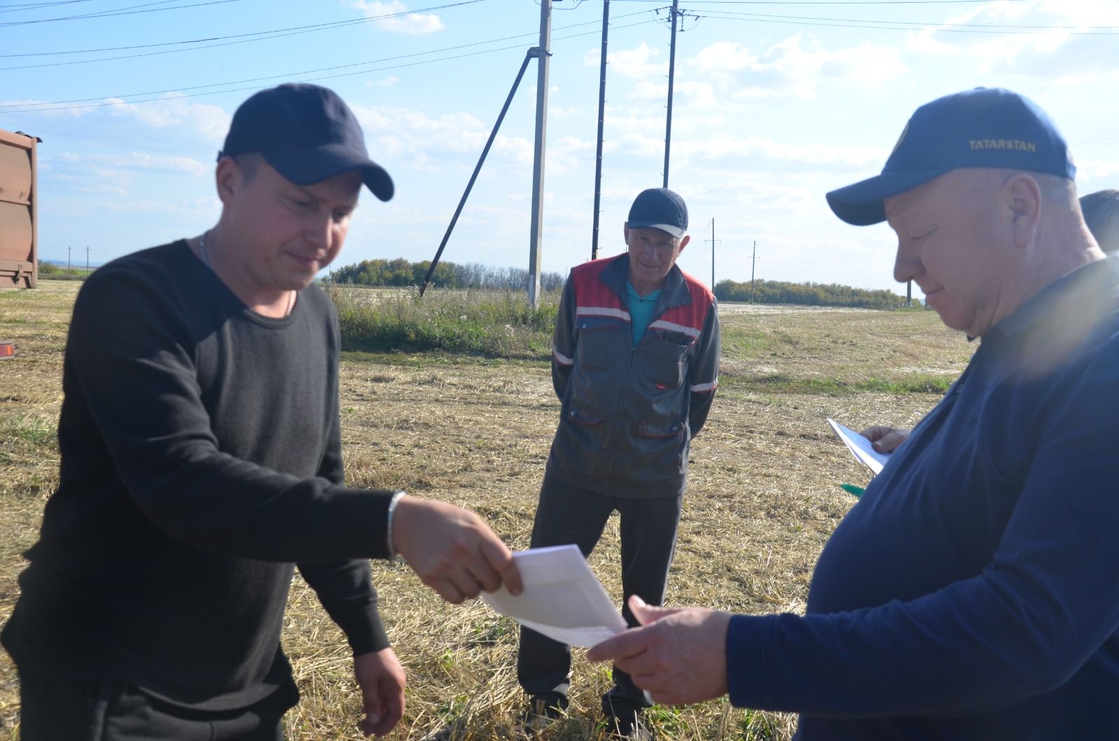 В районе наградили передовиков уборки