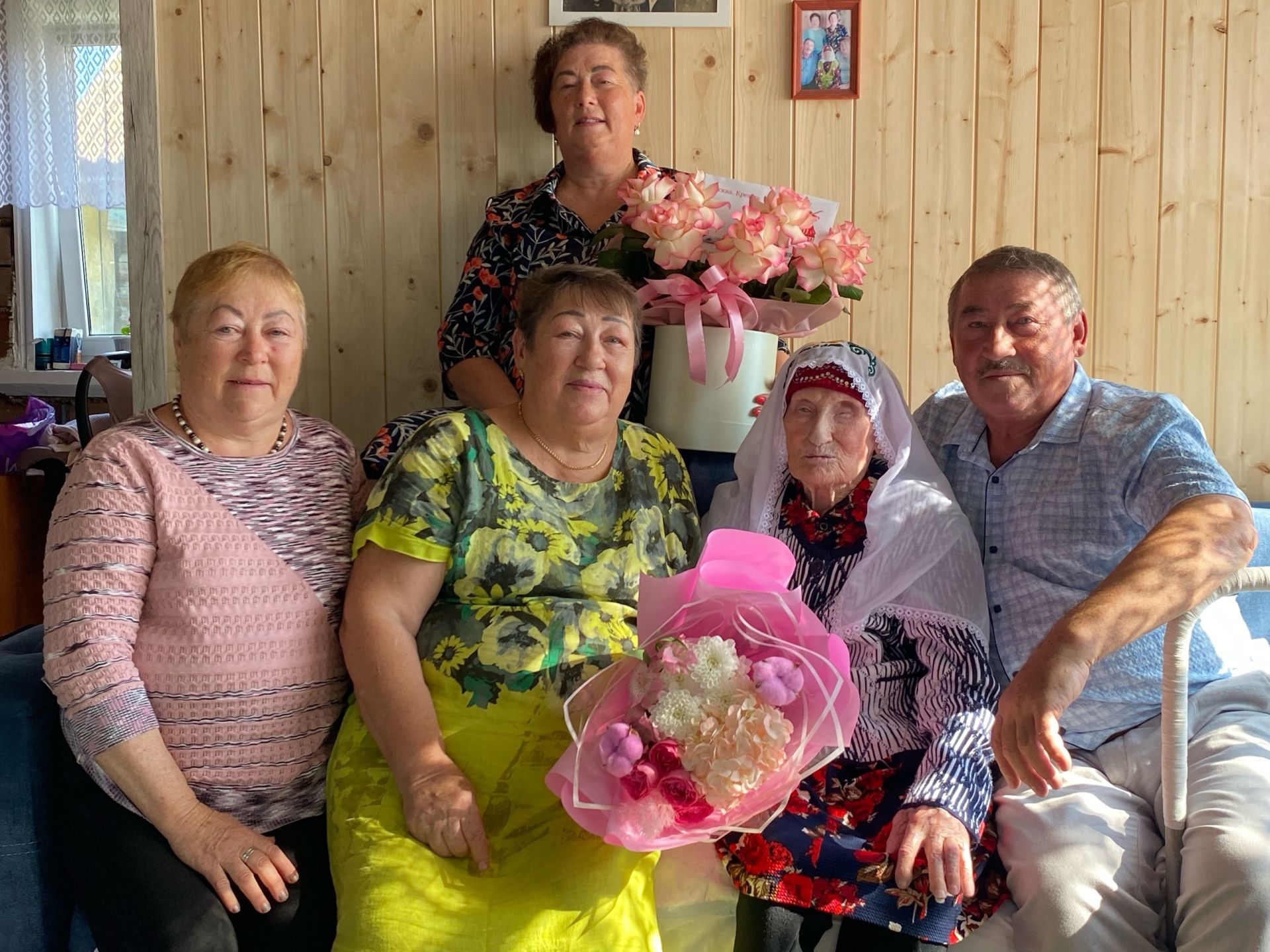 Гамбәрия апаның 95 яшен дә бергә бәйрәм иттек