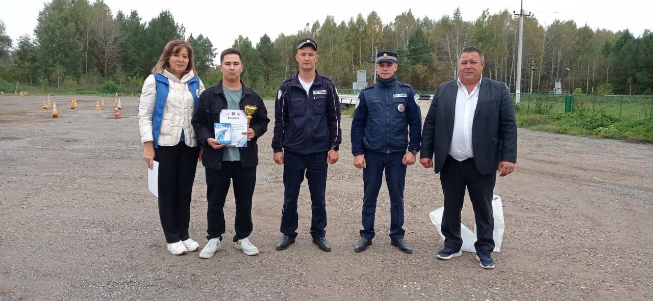 Айнур студентлар арасында иң оста машина йөртүче булып танылды