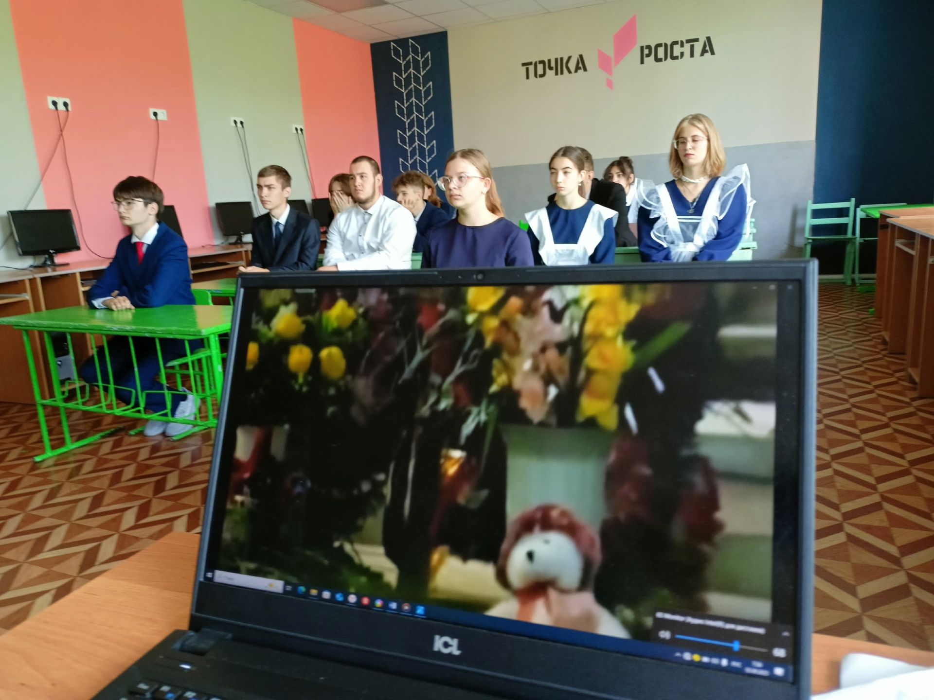 В Петровскозаводской школе Сармановского района почтили память жертв бесланской трагедии