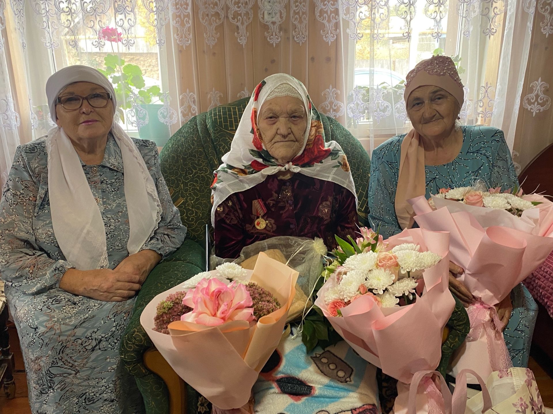 Вәсилә апаны 103 яше белән котладылар