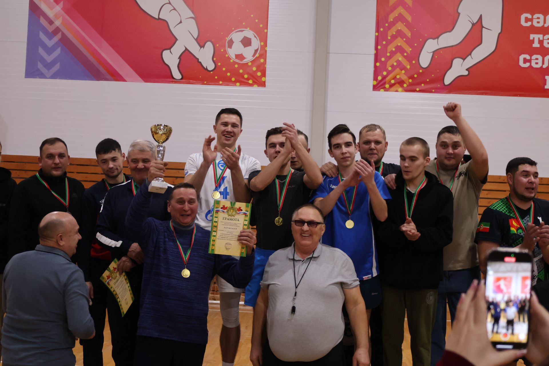 Состоялись районные соревнования по волейболу среди мужских команд