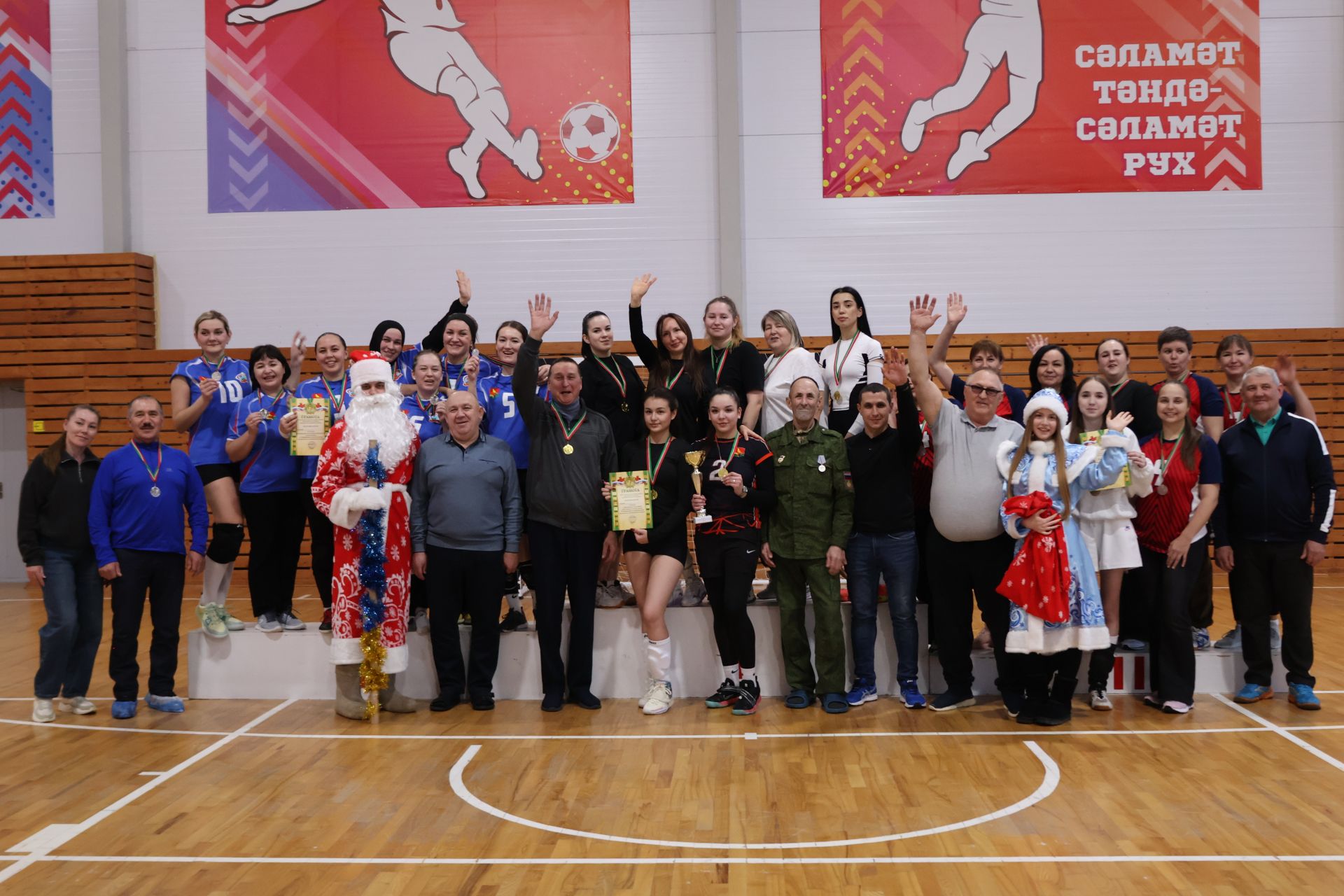 Иляксазские девушки признаны лучшими волейболистками района