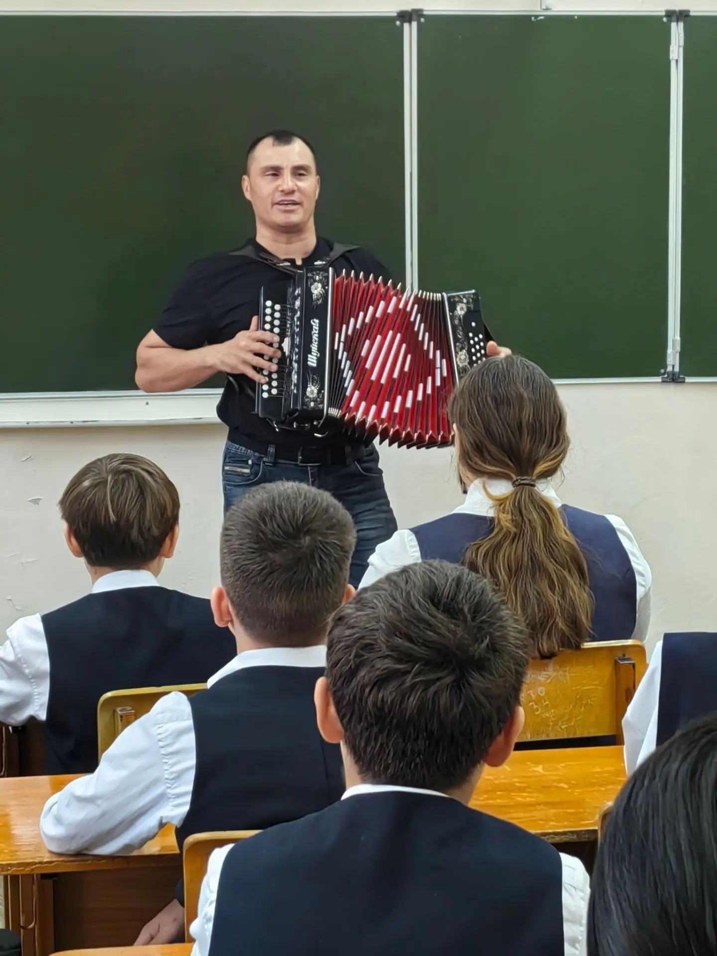 Җәлил гимназиясендә Әтиләр көненә багышланган чаралар узды