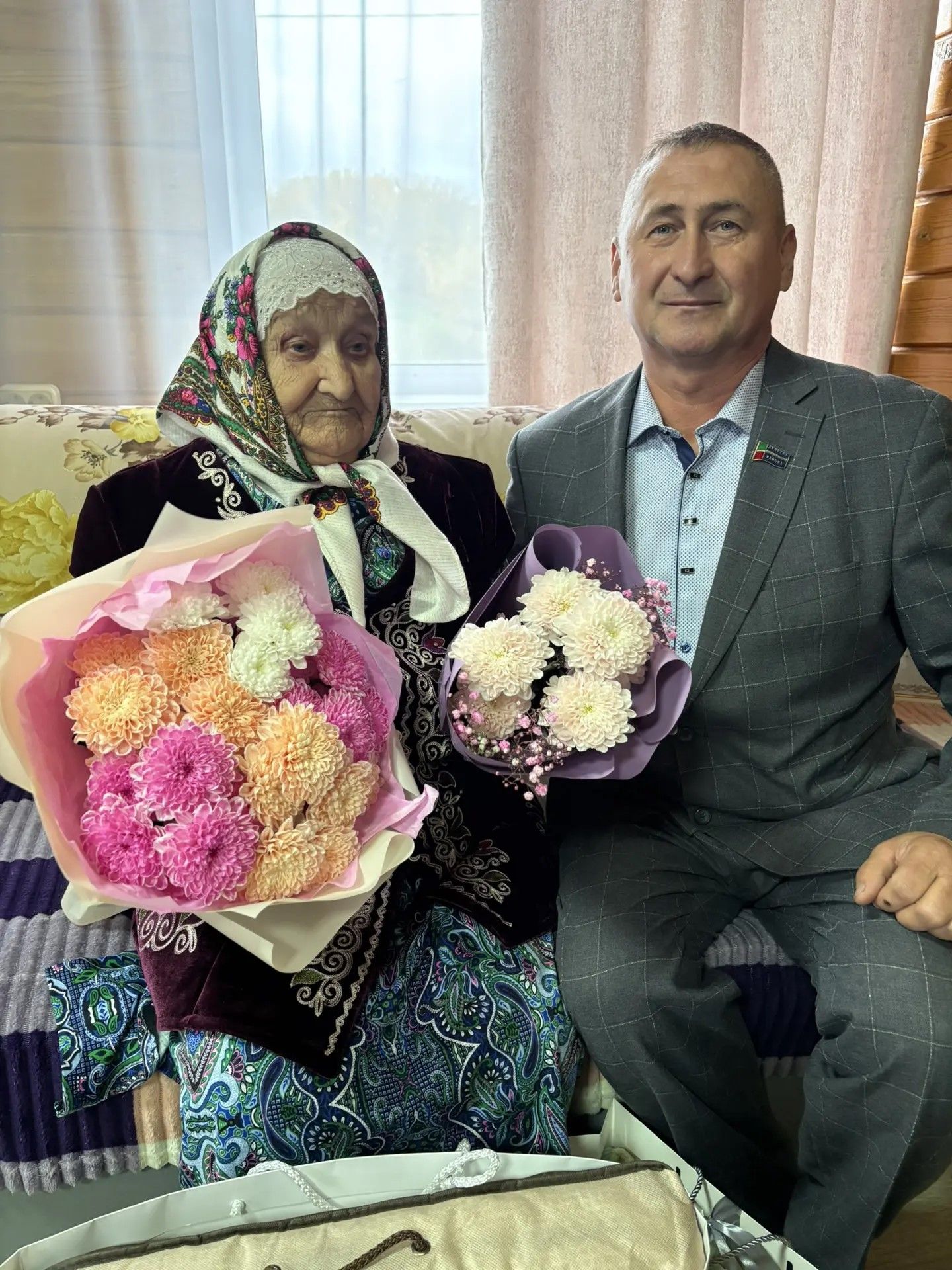 Шәйдуллиннарга ике шатлык бергә килде