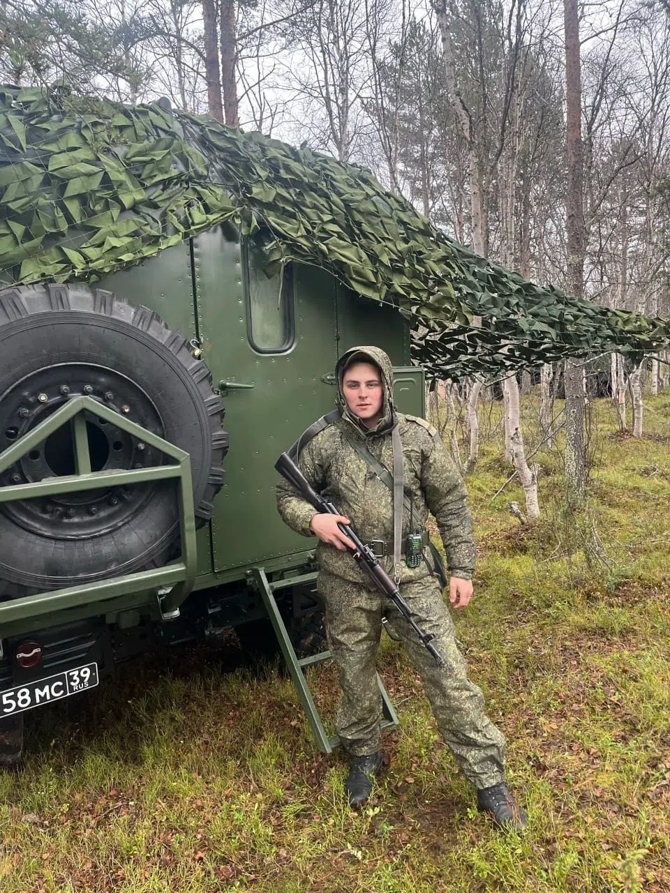 Әлмәттә солдат каршы алдылар