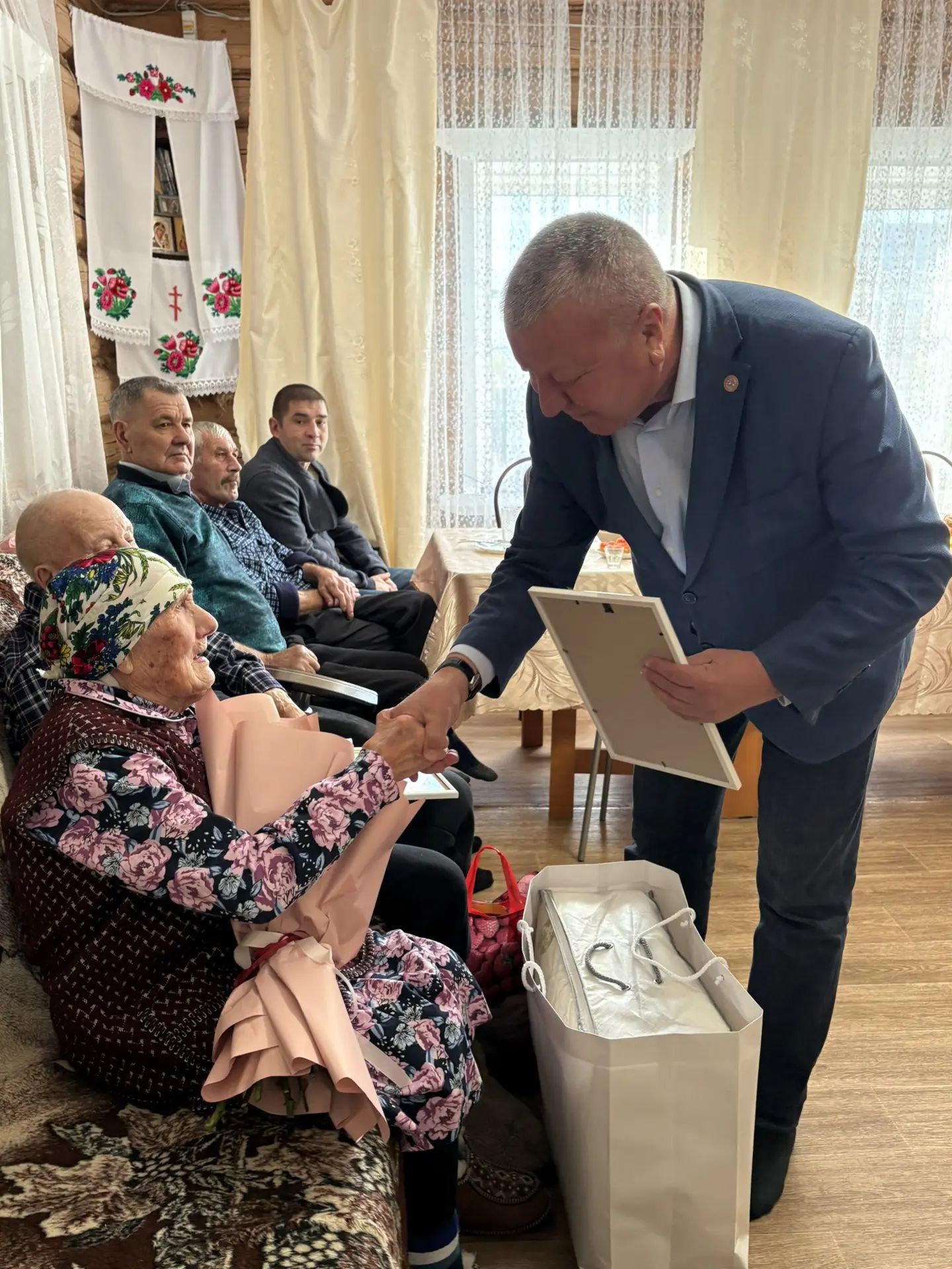 Петр һәм Анна Ивановлар 90 яшьлек юбилейларын бәйрәм иттеләр