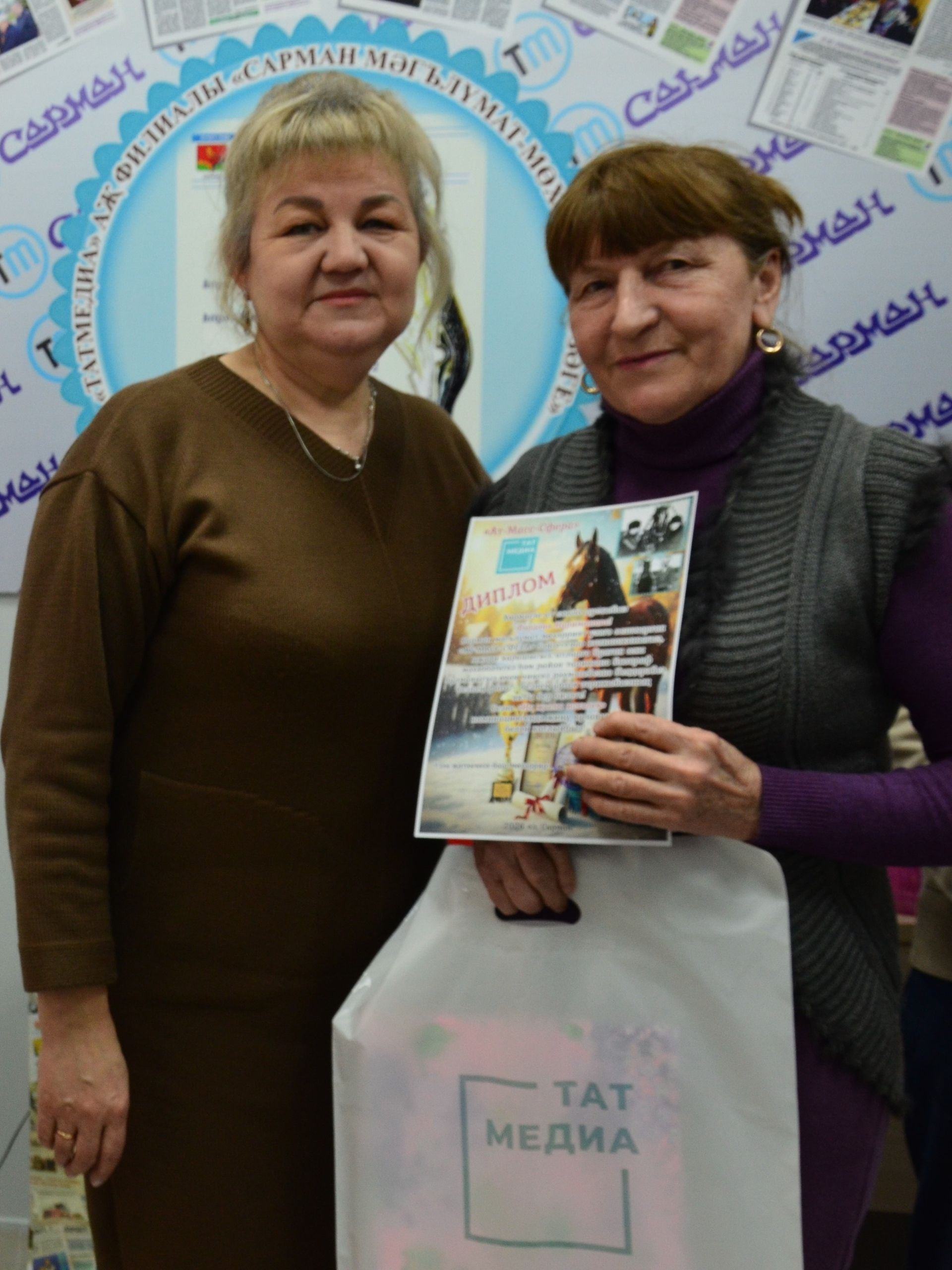Матбугат үзәгендә «Ат-Масс-Сфера» бәйгесе җиңүчеләрен бүләкләделәр