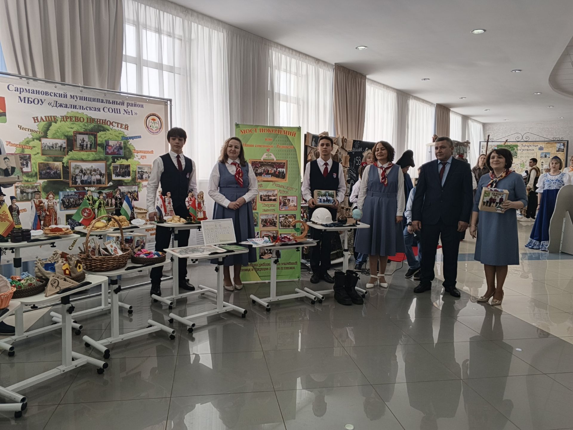 Җәлил беренче мәктәбе «Тату сыйныф серләре» бәйгесенең зона этабында җиңде