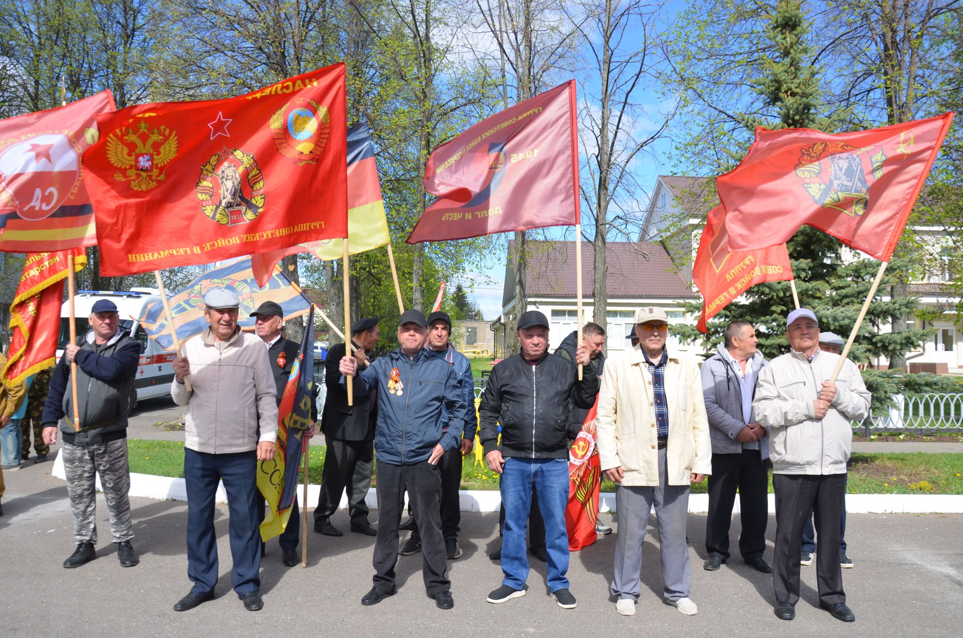 Парад бәйрәмнең иң тантаналы өлеше булды