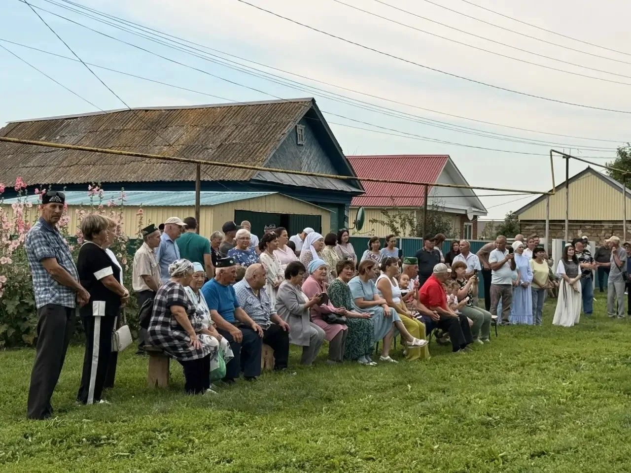 Анакта Авыл көненә ерактан ук кайтканнар