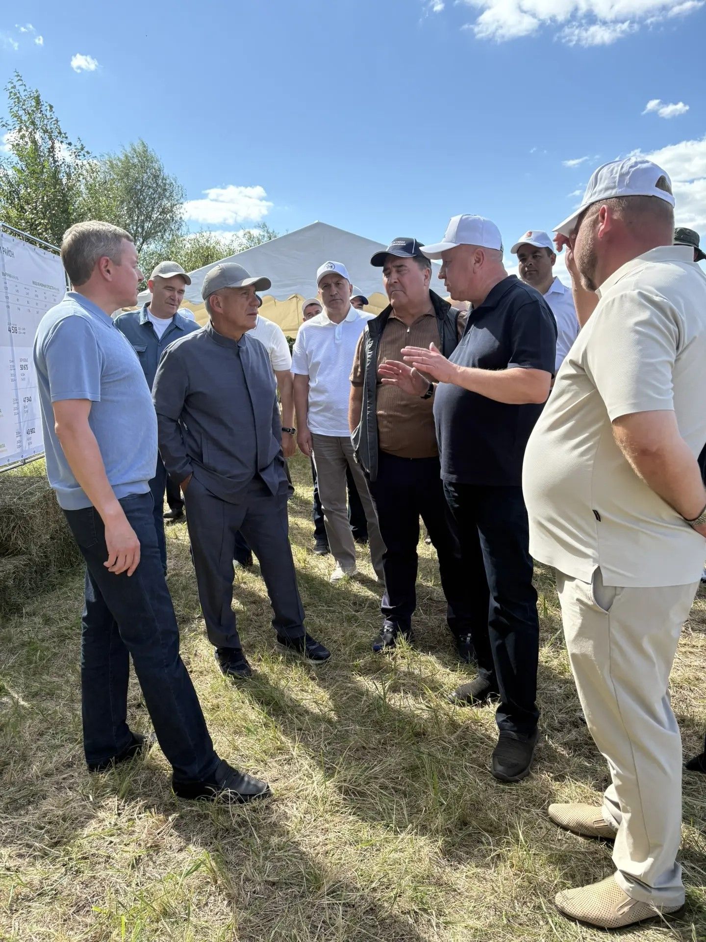 «Сарман районында бер генә дәүләт программасының да үтәлми калганы юк», – диде Татарстан Рәисе Рөстәм Миңнеханов