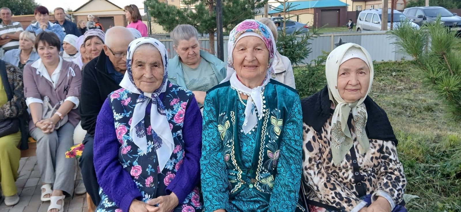 Яңа Минзәләбашта «Дуслык» ансамбле бәйрәм концерты куйды
