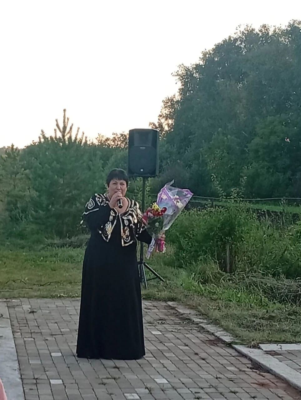 Яңа Минзәләбашта «Дуслык» ансамбле бәйрәм концерты куйды