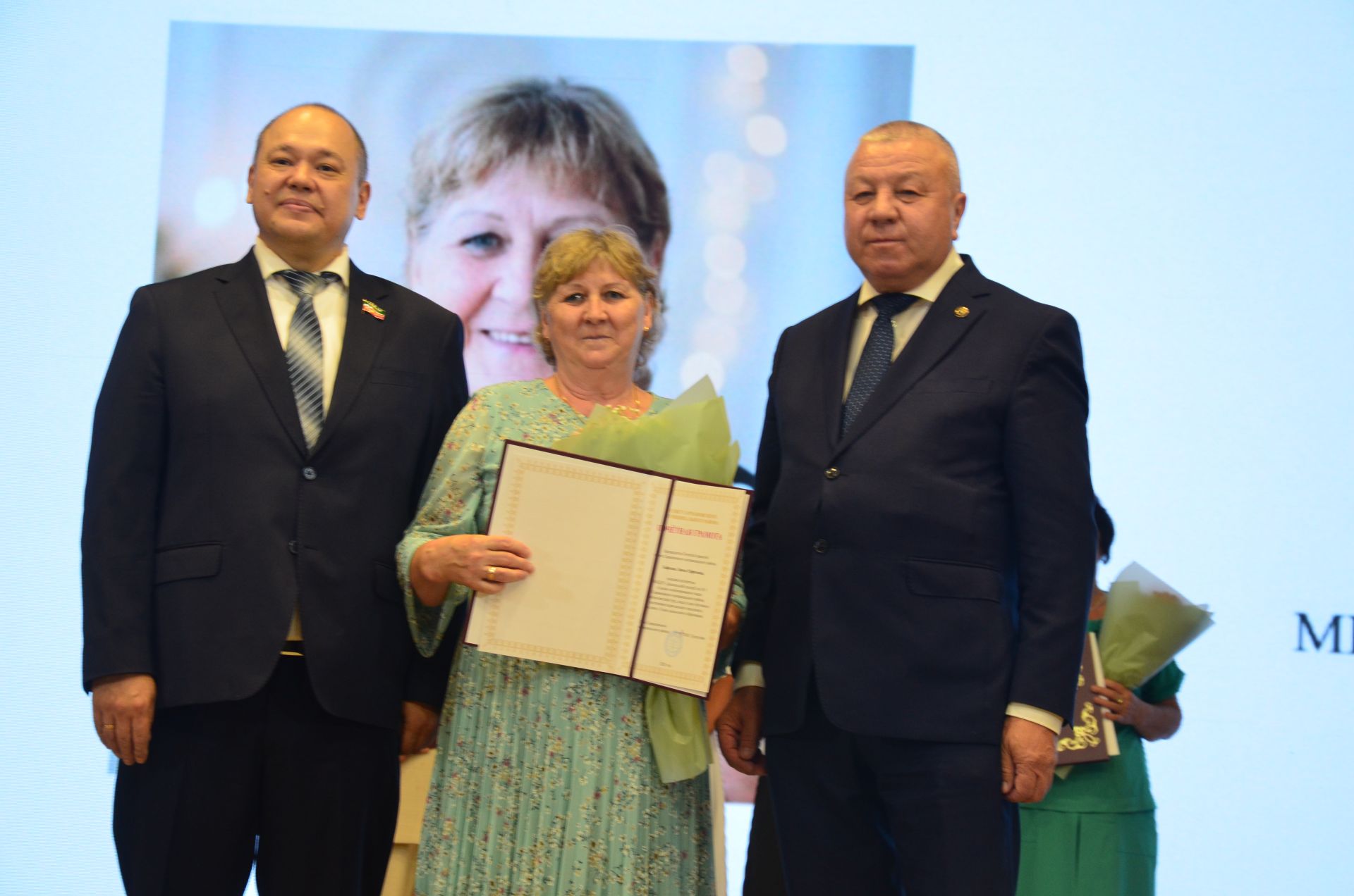 Мәгариф хезмәткәрләре узган елга йомгак ясадылар, яңа уку елына бурычлар билгеләделәр