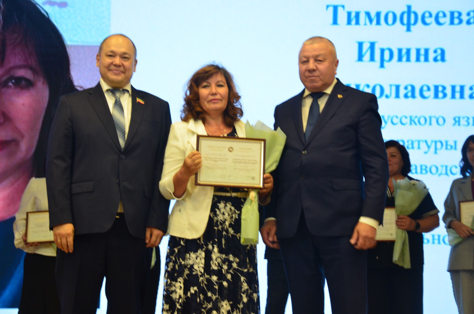 Мәгариф хезмәткәрләре узган елга йомгак ясадылар, яңа уку елына бурычлар билгеләделәр