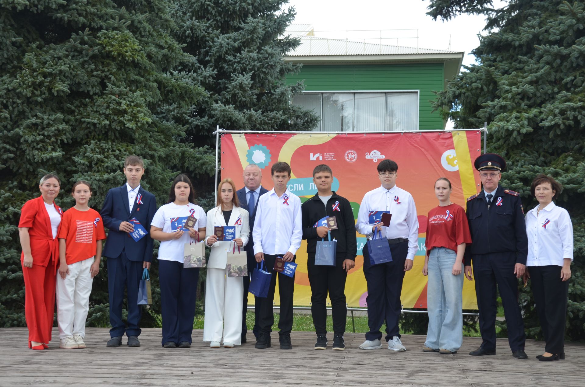 Сарманлылар Россия флагы көнен билгеләп үтәләр