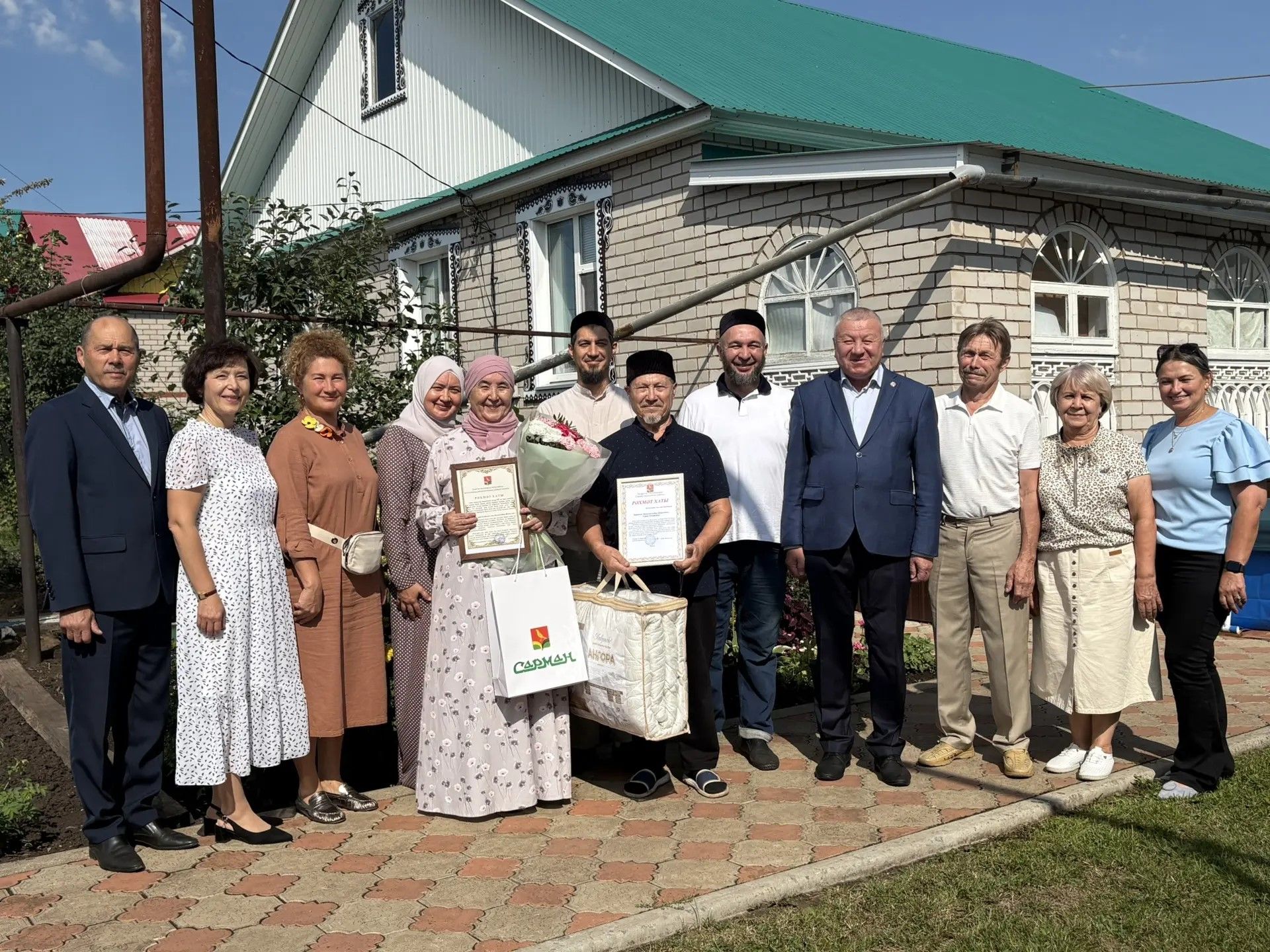 Сабир абый белән Сәрия апа алтын юбилейларын билгеләп үтәләр