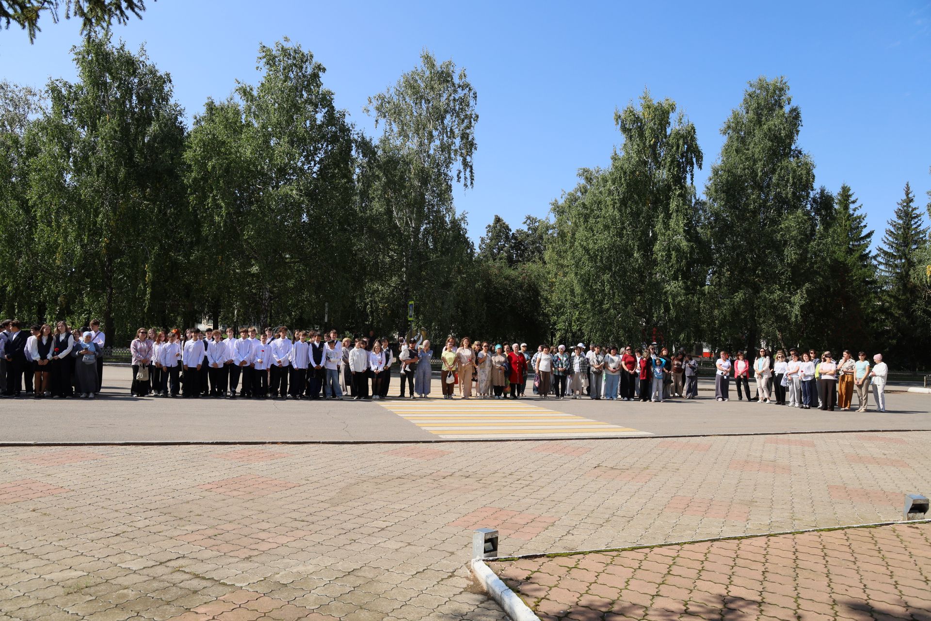 В поселке Джалиль состоялся торжественный митинг памяти поэта-героя