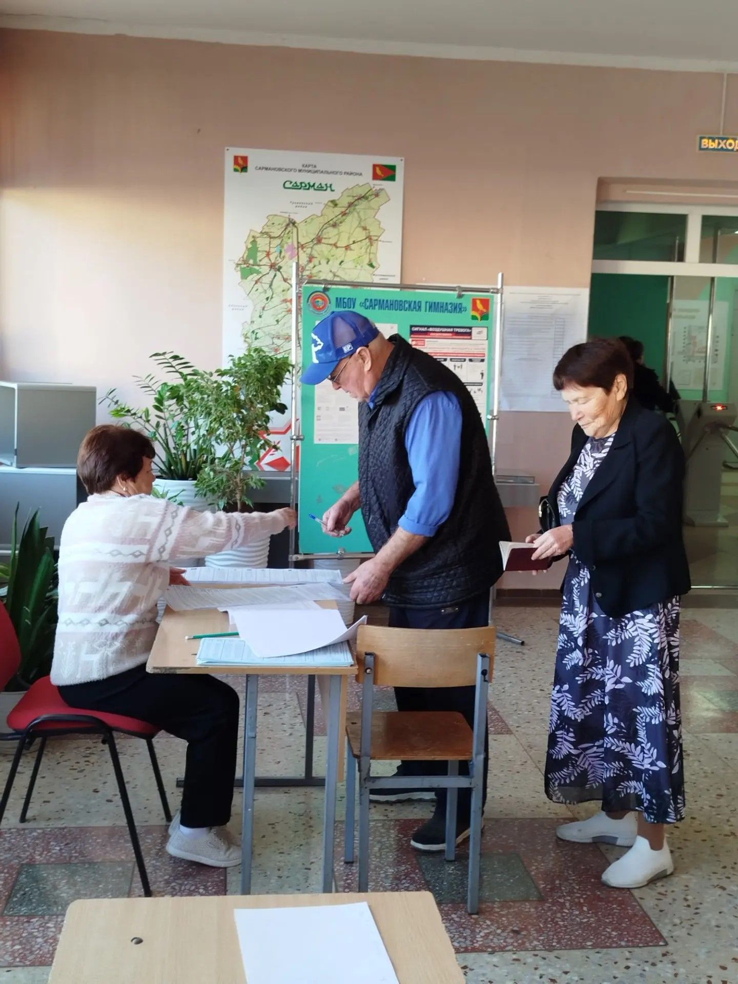 Районның сайлау участоклары үз эшләрен башладылар