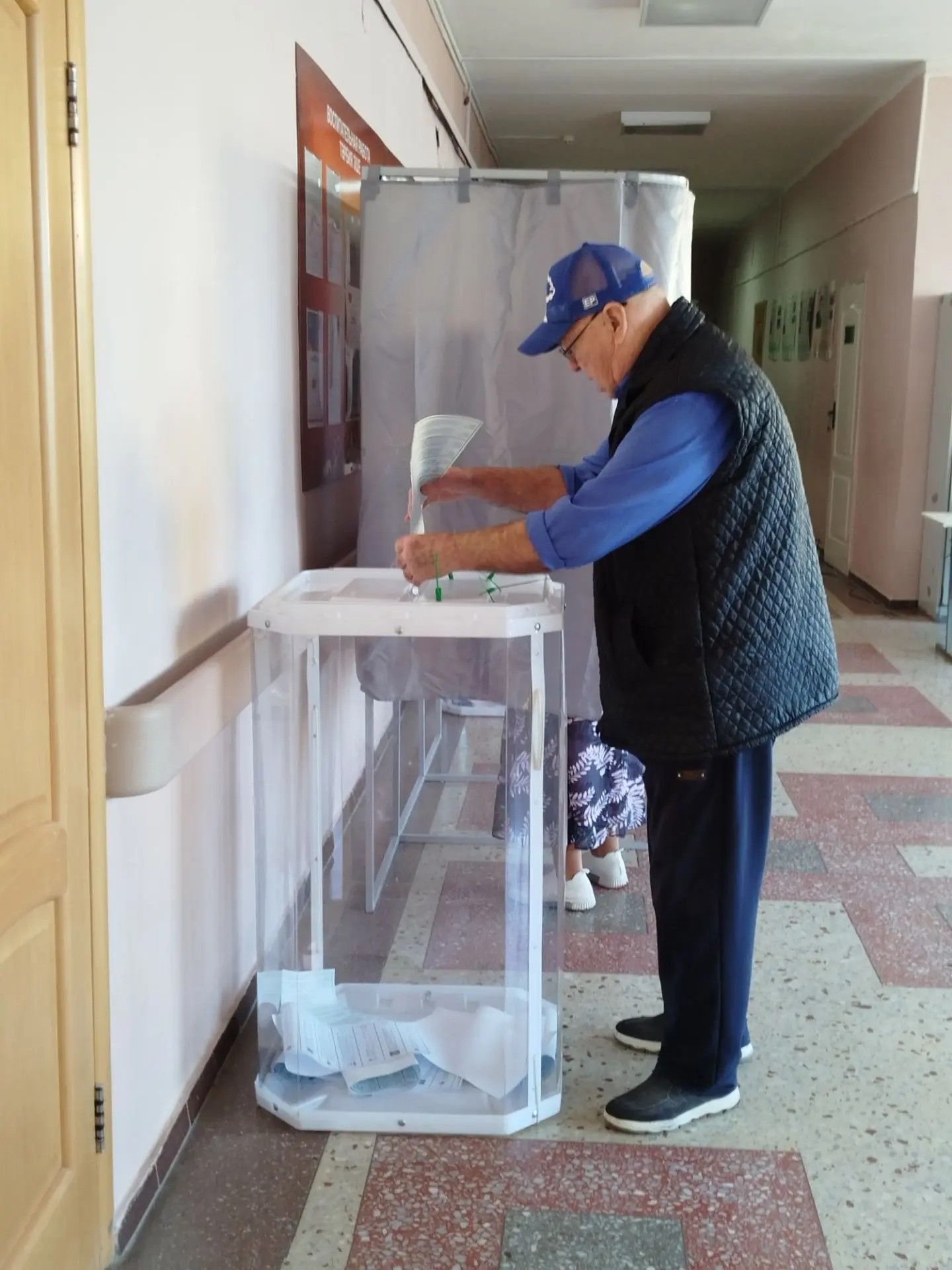 Районның сайлау участоклары үз эшләрен башладылар