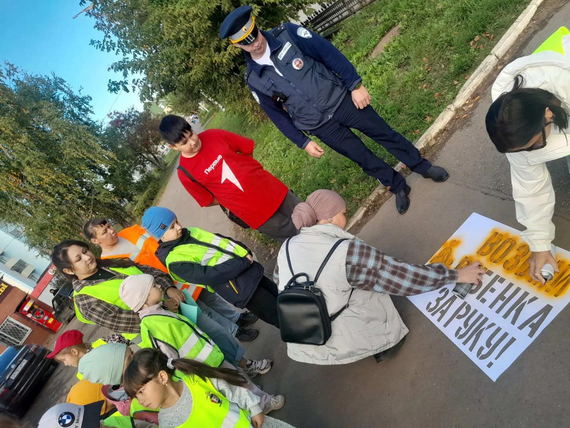 Дорожные надписи напомнят жителям Джалиля о безопасности детей
