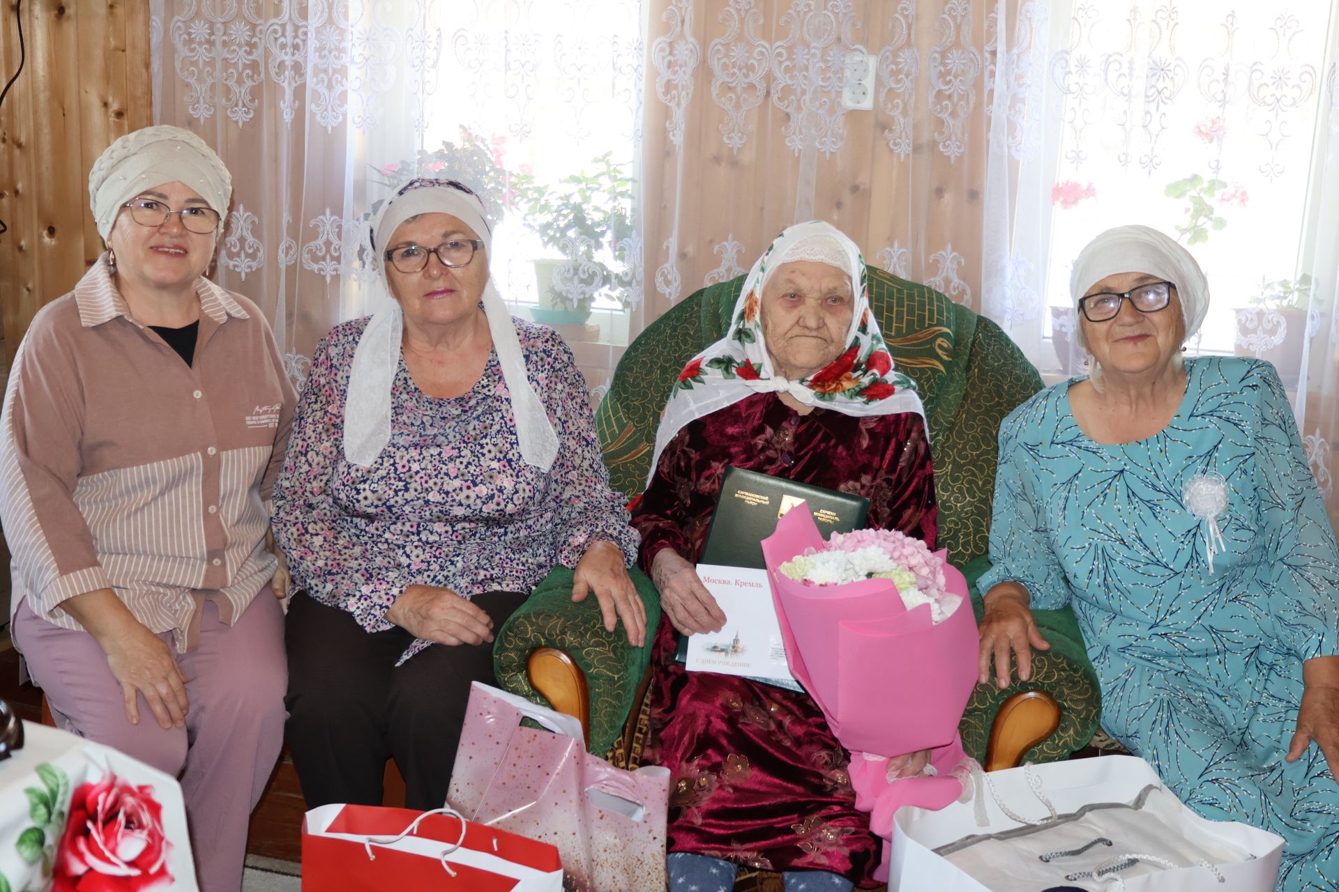 Сарманның ак әбисе Вәсилә Юнысовага 104 яшь тулды