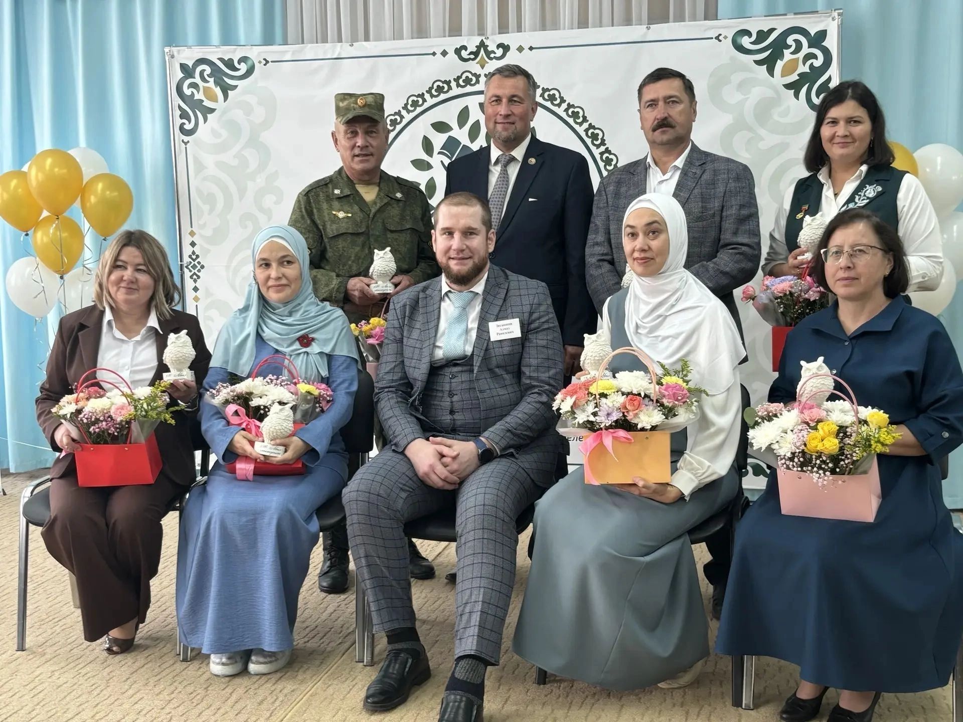 Сарман гимназиясе укытучысы район данын яклады