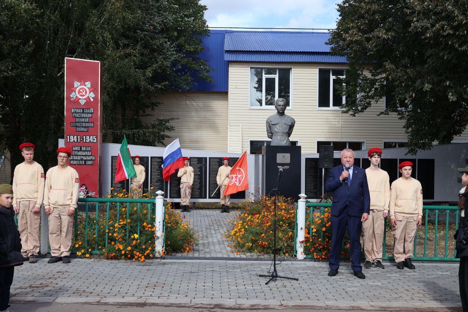 В Сармановском районе прошел митинг памяти Зинната Хасанова