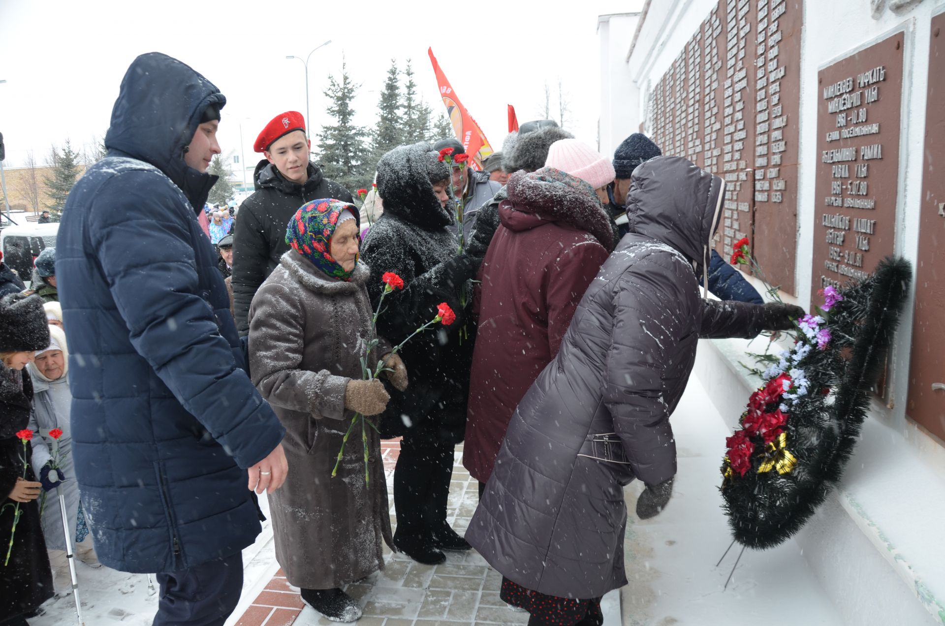 14 февраль көнне районда Әфганстаннан Совет гаскәрләрен чыгару көнен билгеләп үттеләр