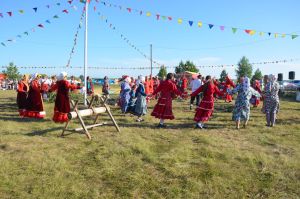 Район халкын Ләкегә Питрауга көтәләр