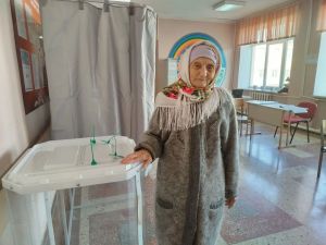 98 яшьлек Назимә апа сайлауга дип Казаннан ук кайткан