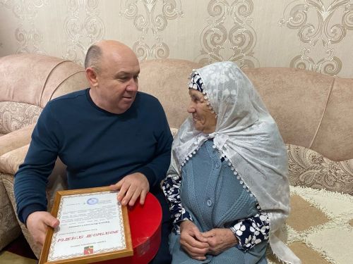 Шәмсениса апага 90 яшь тулды