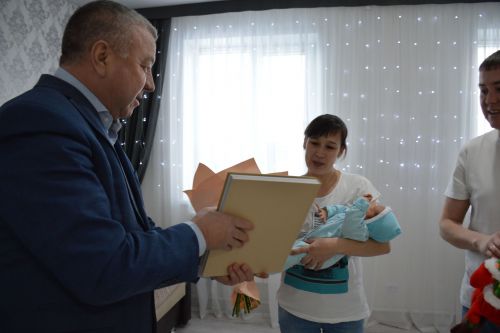 Данисны район башлыгы тәбрикләде