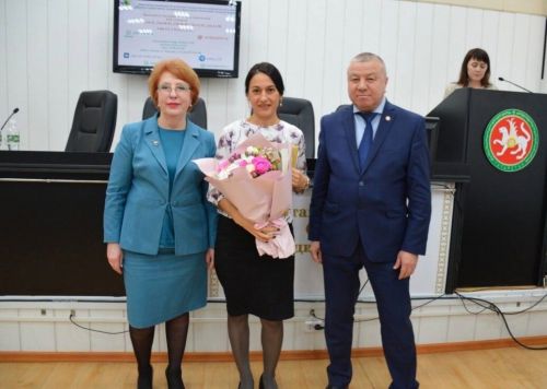 Профсоюз хәрәкәте үсешенә зур өлеш кертүчеләр бүләкләнде