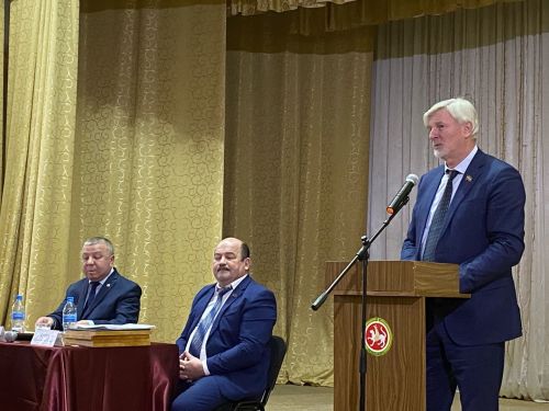 Александровка авыл җирлегендә гармун ясаучылар да, алка-төймә бизәүчеләр дә яши