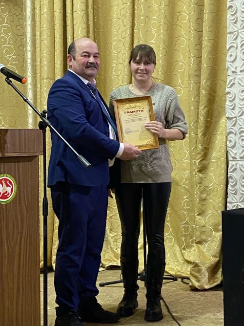 Александровка авыл җирлегендә гармун ясаучылар да, алка-төймә бизәүчеләр дә яши