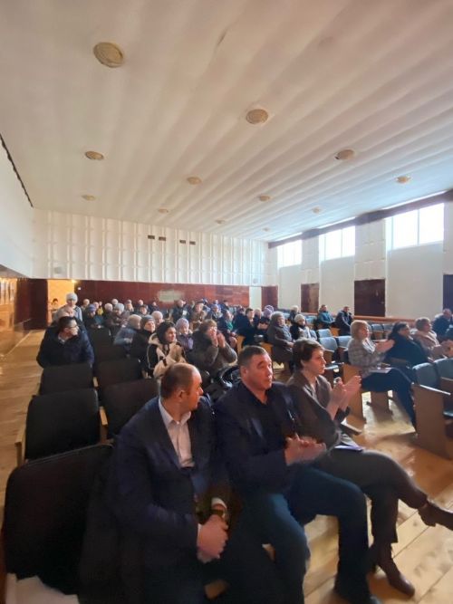 Рангазарда сораулар да бирде, күпләп рәхмәтен дә әйтте халык